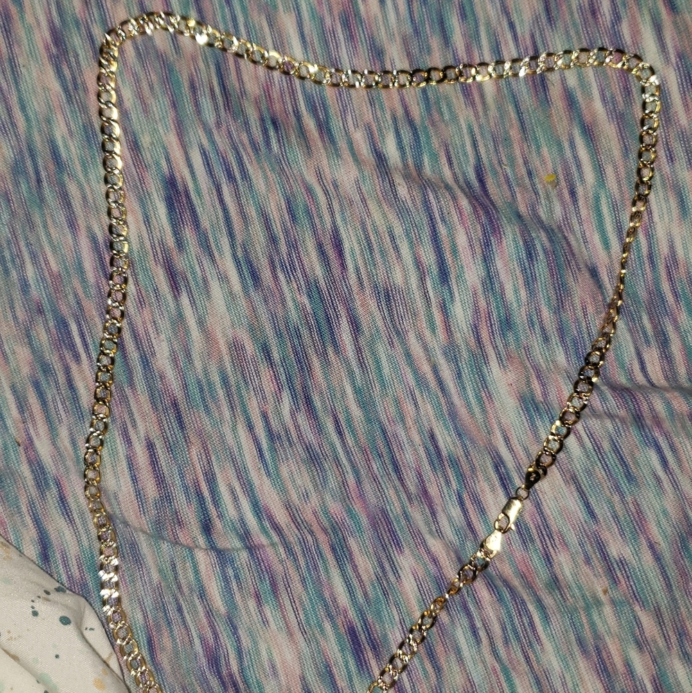 Brand new10kt gold diamond cut cuban link necklace